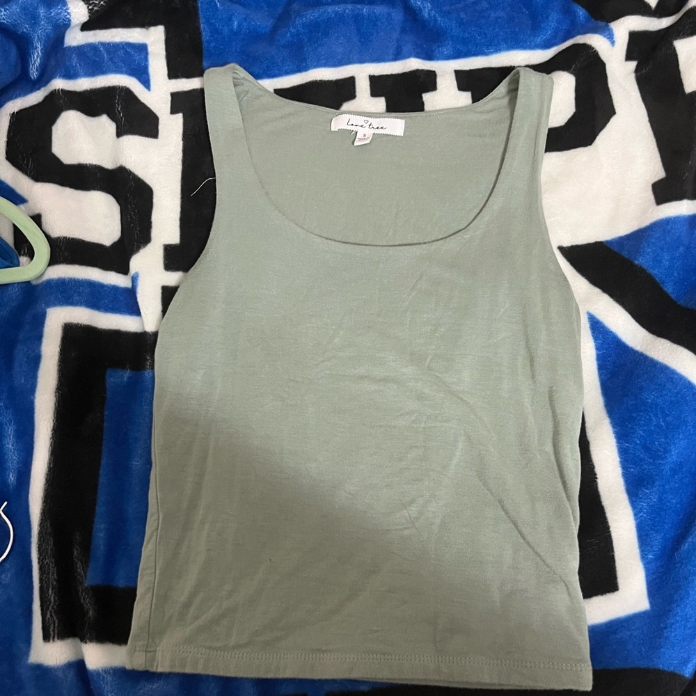 Green belly- button length tank top. Small(fits medium). Never worn